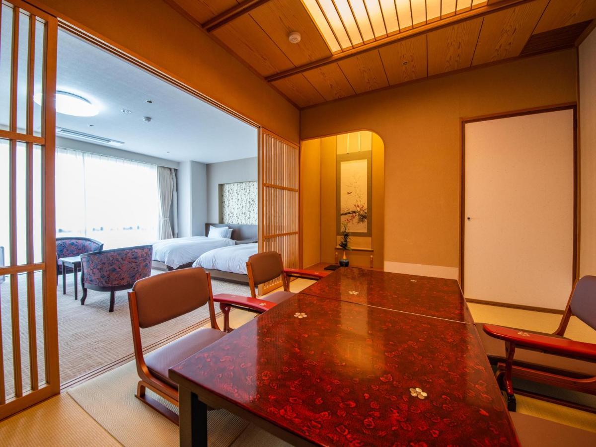 Hotel Yamashiro Onsen Miyabi No Yado Kaga Hyakumangoku Esterno foto