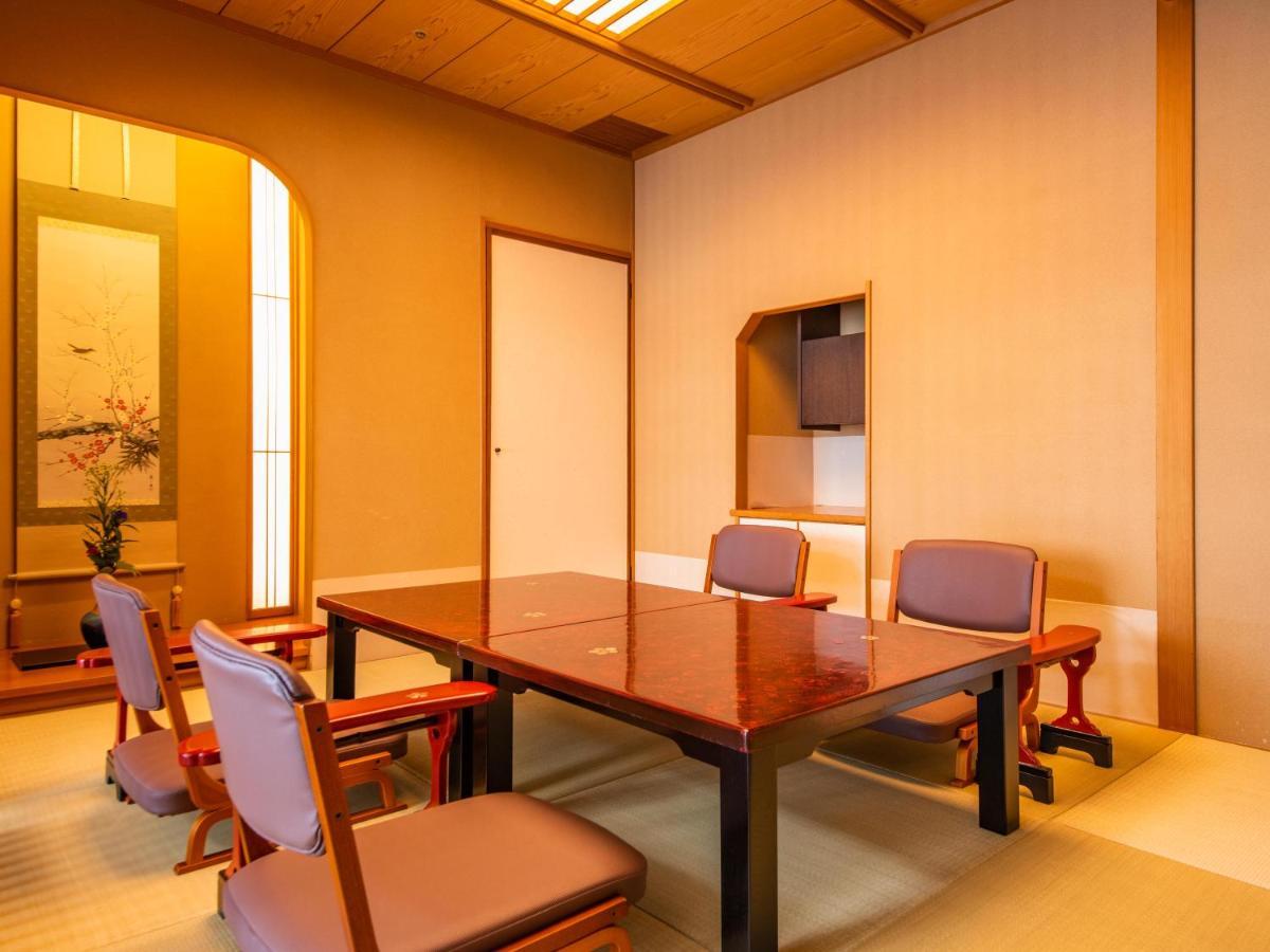 Hotel Yamashiro Onsen Miyabi No Yado Kaga Hyakumangoku Esterno foto