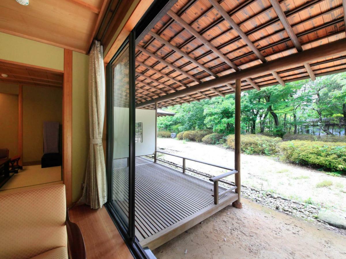 Hotel Yamashiro Onsen Miyabi No Yado Kaga Hyakumangoku Esterno foto