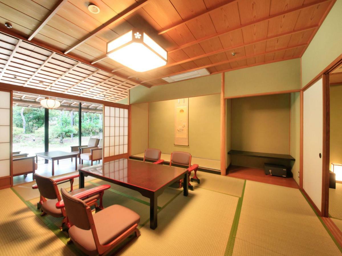 Hotel Yamashiro Onsen Miyabi No Yado Kaga Hyakumangoku Esterno foto