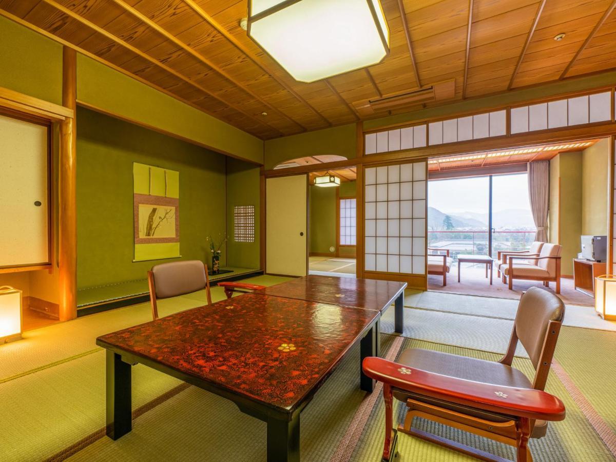 Hotel Yamashiro Onsen Miyabi No Yado Kaga Hyakumangoku Esterno foto