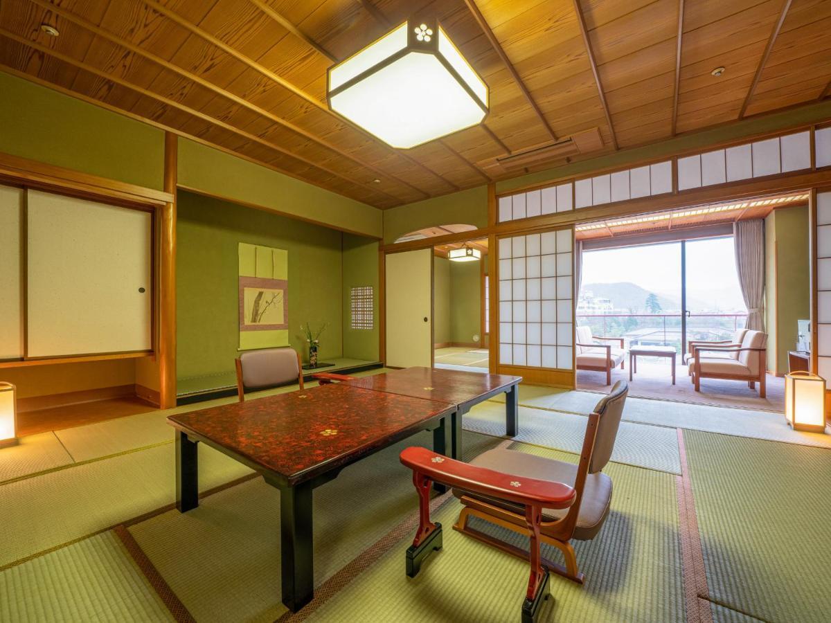 Hotel Yamashiro Onsen Miyabi No Yado Kaga Hyakumangoku Esterno foto