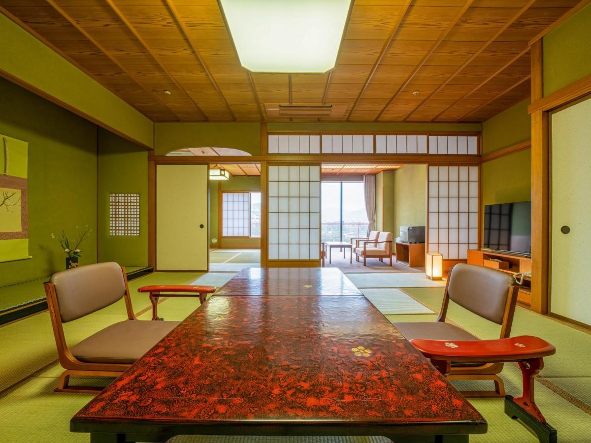 Hotel Yamashiro Onsen Miyabi No Yado Kaga Hyakumangoku Esterno foto
